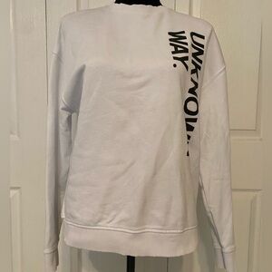 - Zara White Oversized Sweatshirt size S